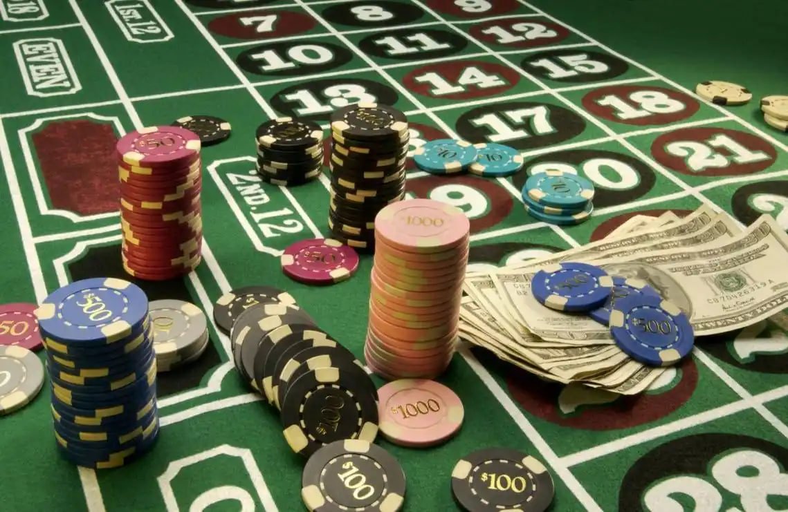 Filipino player using Scatter GCash mobile platform for live casino and sports betting
